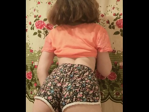 ❤️ Sexi mladá kočka si vyzlieka šortky pred kamerou ️ Šukanie video na porno sk.hellporno-com.ru ❌️❤
