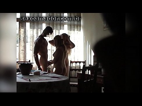 ❤️ Sex kamarátky pozývajú obrovského muža a trojku s ním ️ Šukanie video na porno sk.hellporno-com.ru ❌️❤